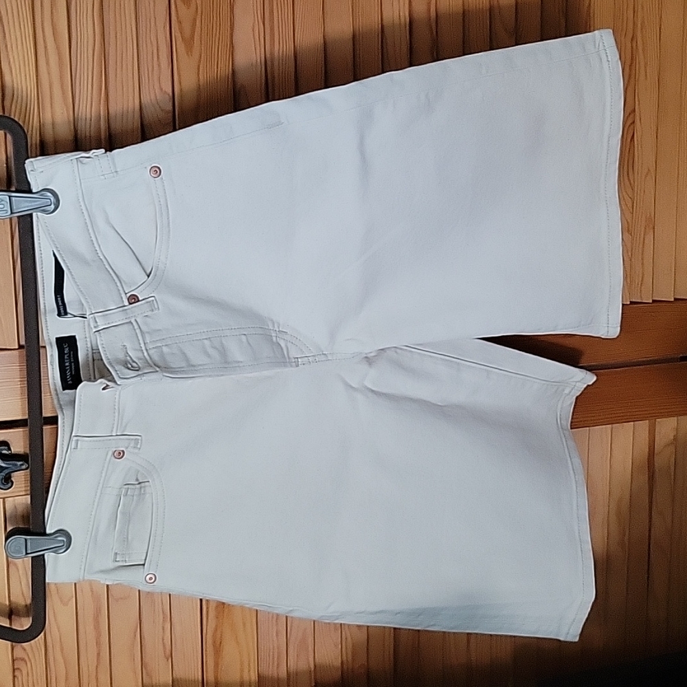 Banana Republic denim  Bermuda shorts in sizes 6.